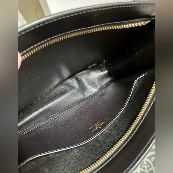 Authentic Louis Vuitton Epi Clutch - Picture 13 of 16